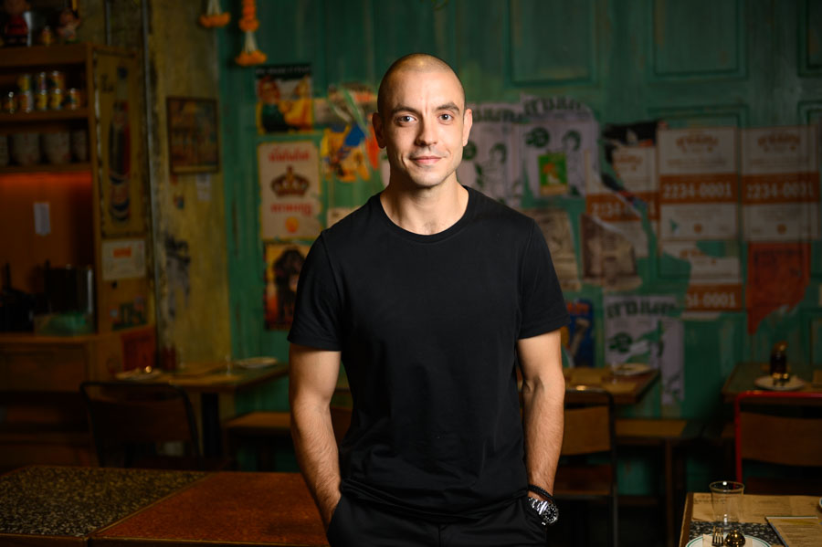 Home Cooking with Inspiring Chefs | Adam Cliff, Samsen