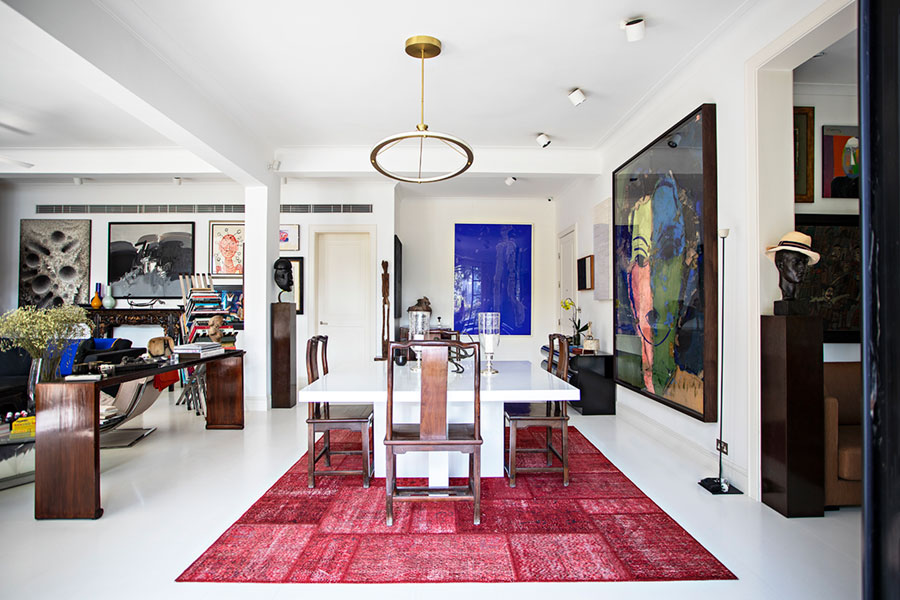 這個位於被譽為世上最奢華的豪宅地區之一的南灣湖邊別墅，將1950年香港殖民地時期的獨特建築風格與現代時尚設計融為一體